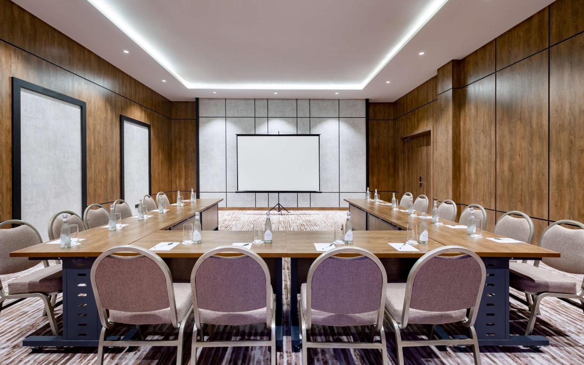 Hilton Garden Inn 사마르칸트 외부 사진