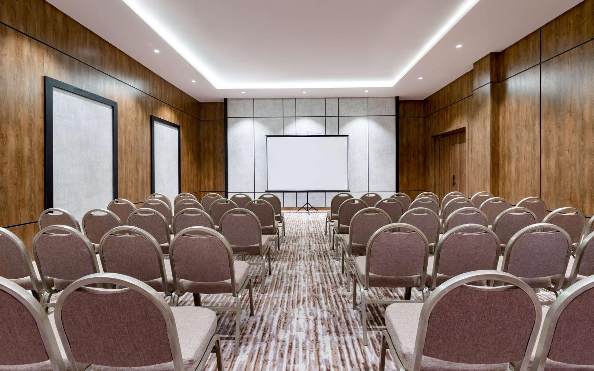 Hilton Garden Inn 사마르칸트 외부 사진